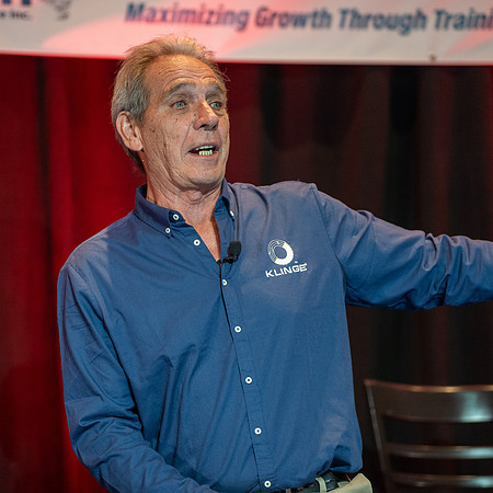 06 Earthmover Tire Service Training-100592