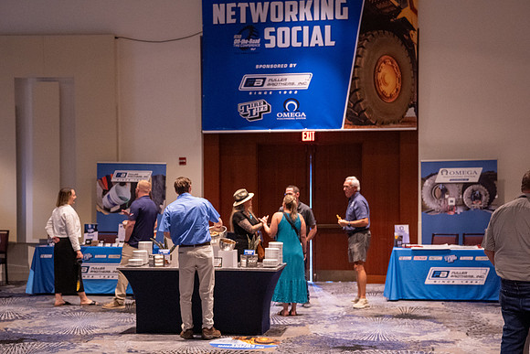 31 Networking Social-100880
