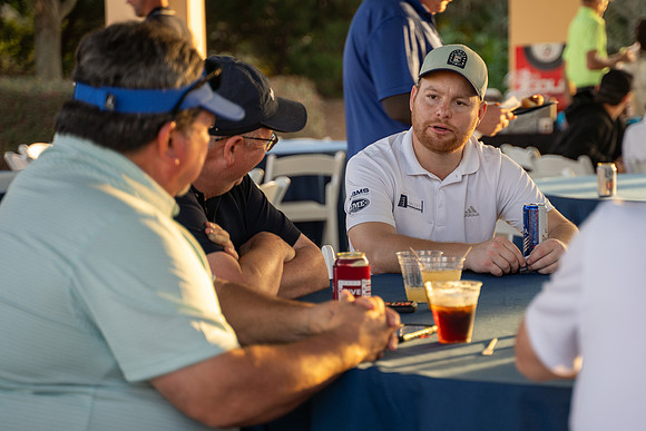 Golf Happy Hour-01166