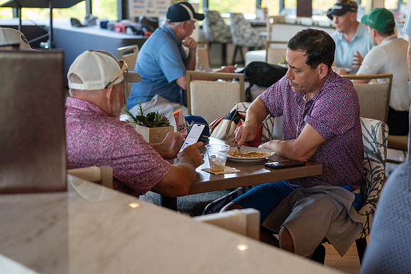 17 Golf Happy Hour-100934