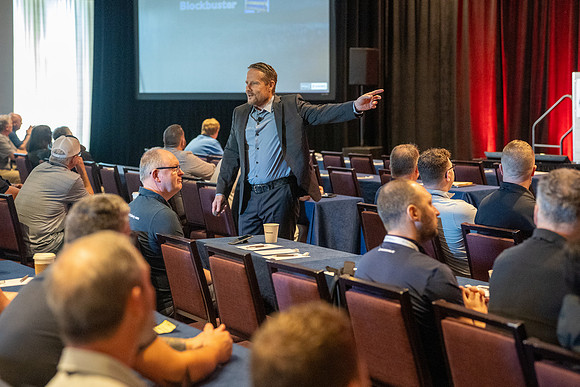 27 Leading Through Change & Disruption – Exemplary Leadership Practices-100287