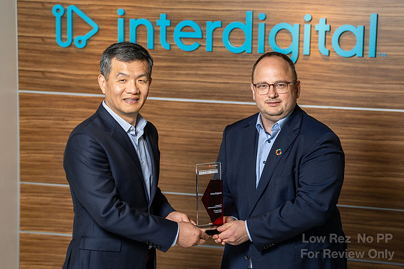 Award-100024