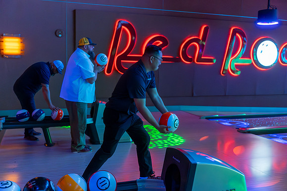 18 Bowling-195-Enhanced-NR