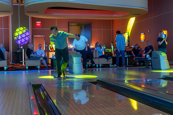 18 Bowling-133-Enhanced-NR