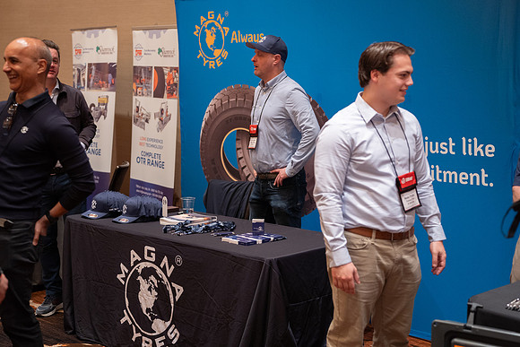 29 Networking Social-34