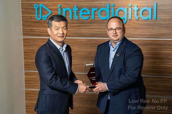 Award-100013