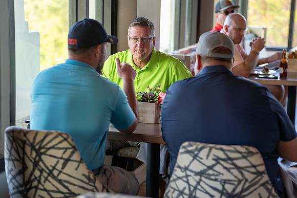 17 Golf Happy Hour-100932