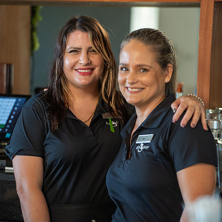 17 Golf Happy Hour-100958