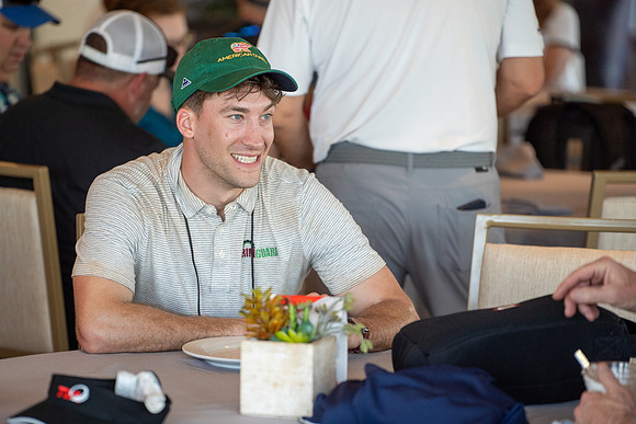17 Golf Happy Hour-100940