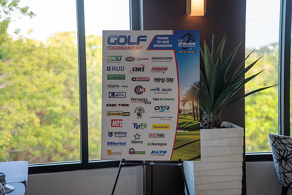 17 Golf Happy Hour-100961