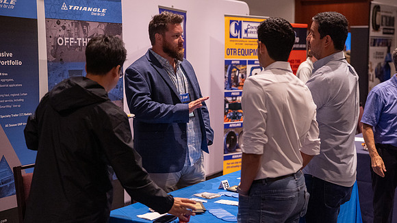 31 Networking Social-100937