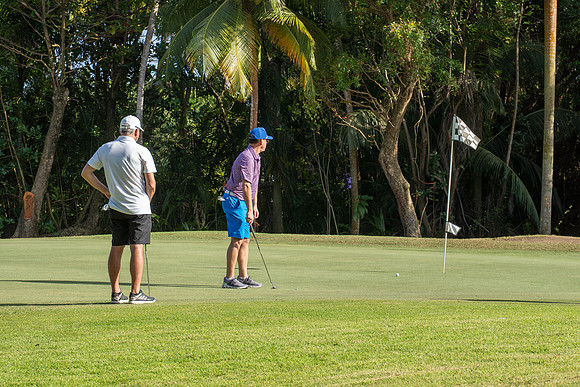 17 Golf Happy Snaps-100831