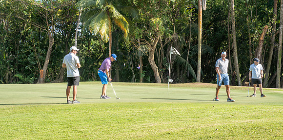 17 Golf Happy Snaps-100830