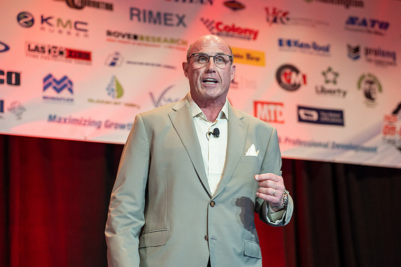 30 Embrace Uncertainty to Ignite Opportunity-100684