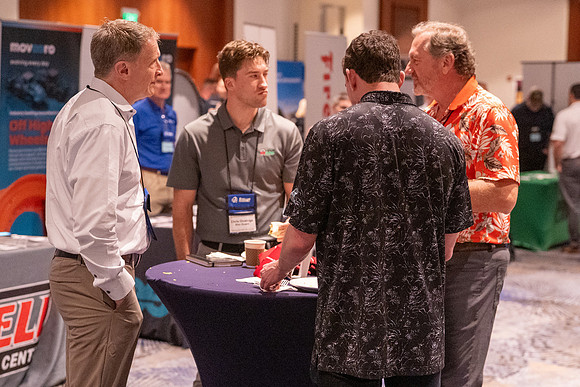 31 Networking Social-100891