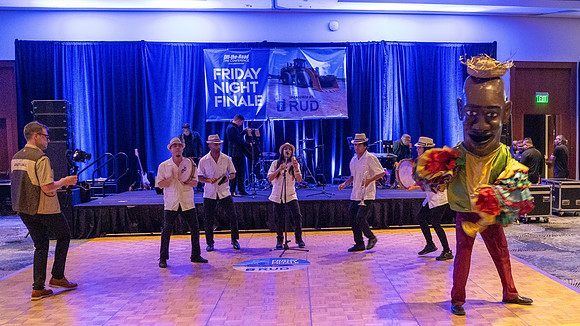 37 Friday Night Finale-101598