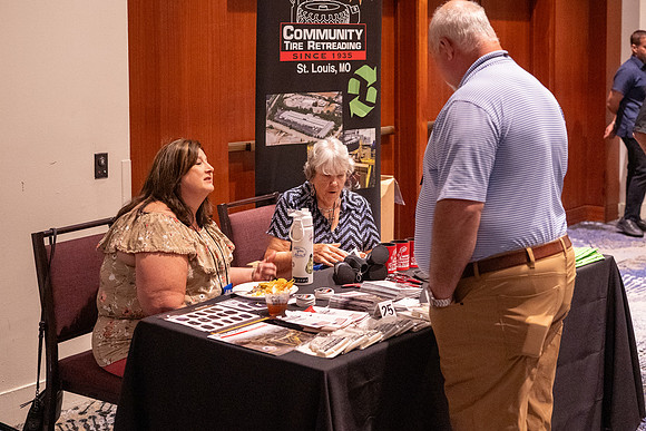 31 Networking Social-100972